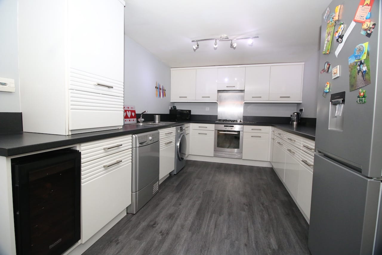 61 Hopepark Drive, Smithstone, Cumbernauld, G68 9FG Nest Estate Agents