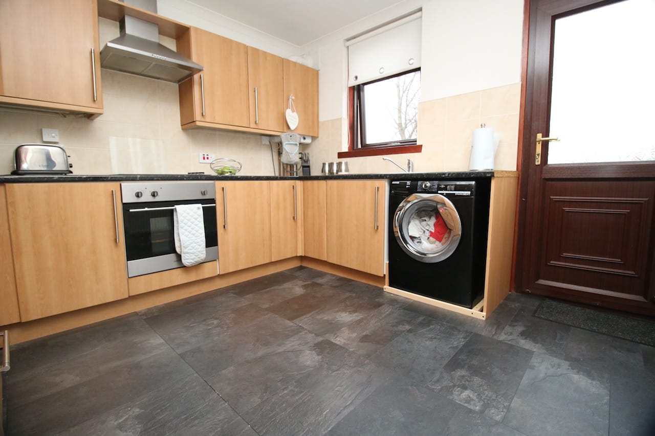 2 Ben Nevis Way, Cumbernauld, G68 9JA Nest Estate Agents