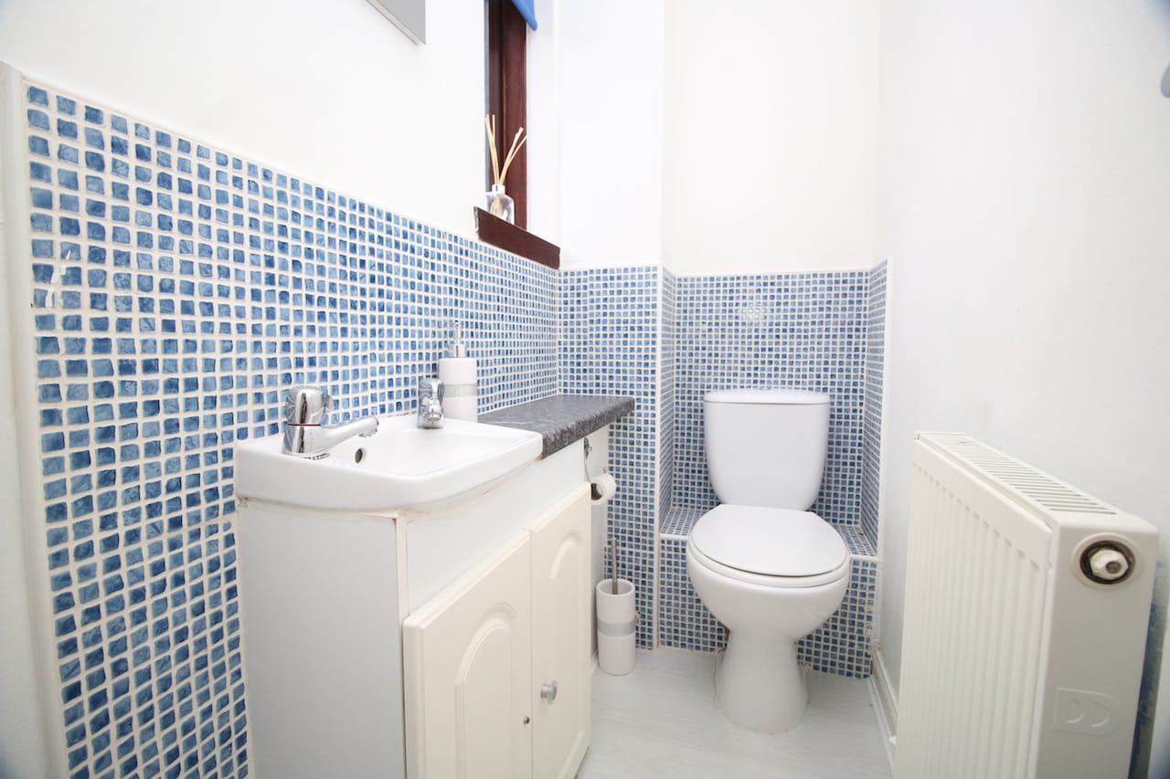 2 Ben Nevis Way, Cumbernauld, G68 9JA Nest Estate Agents