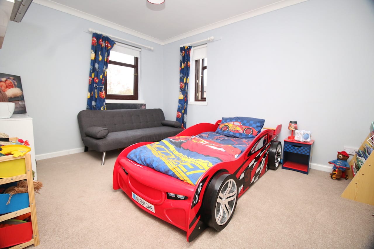 2 Ben Nevis Way, Cumbernauld, G68 9JA Nest Estate Agents