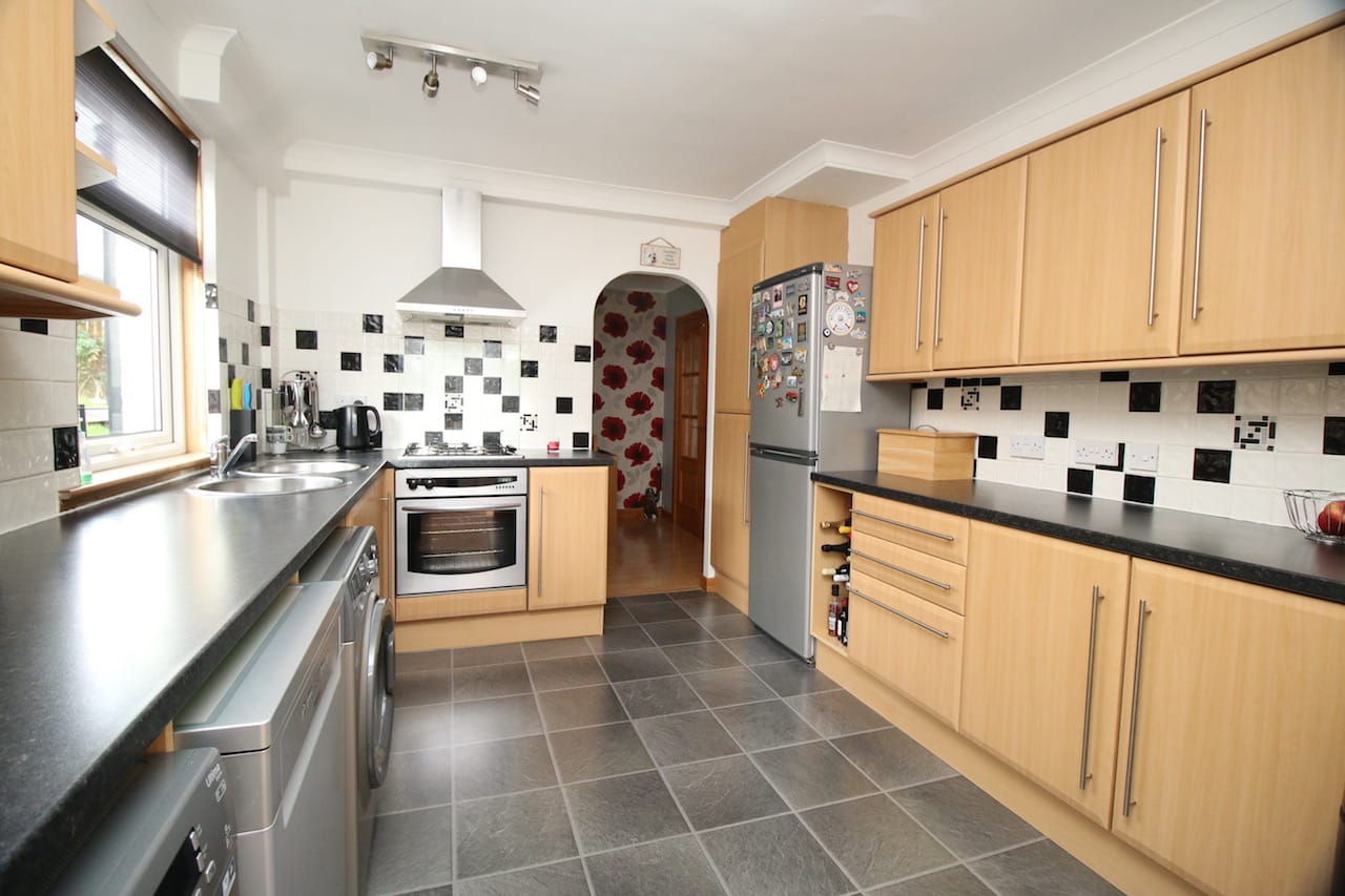 75 Bantaskine Street, Falkirk, FK1 5ES Nest Estate Agents