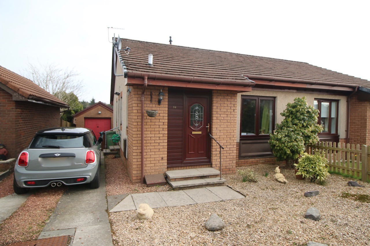 Broomknowe, Cumbernauld Nest Estate Agents