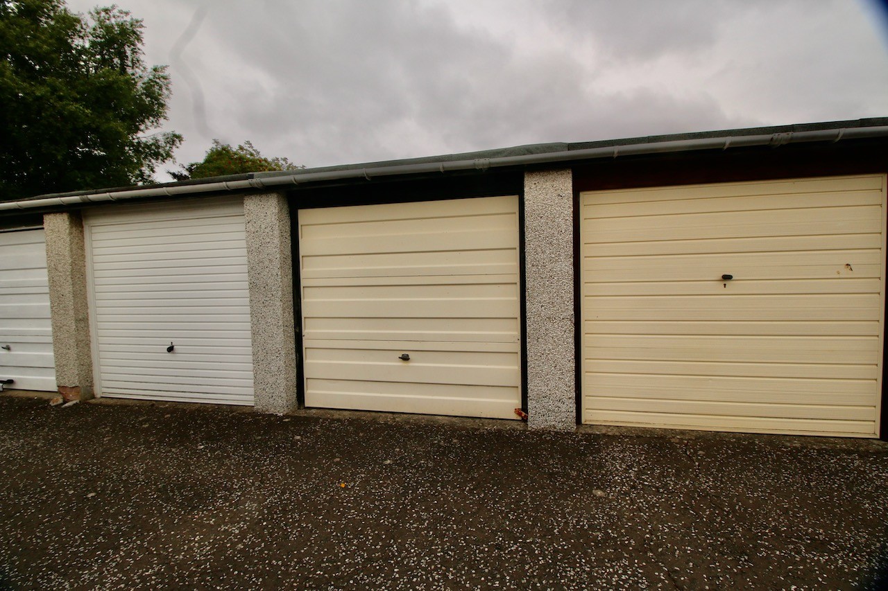 Kenmore Avenue, Polmont Nest Estate Agents