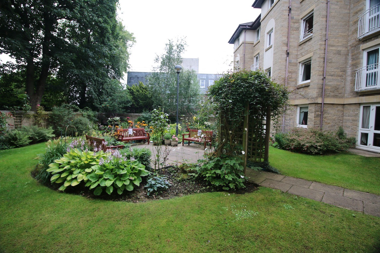 54 Wellside Court, Falkirk, FK1 5RG Nest Estate Agents