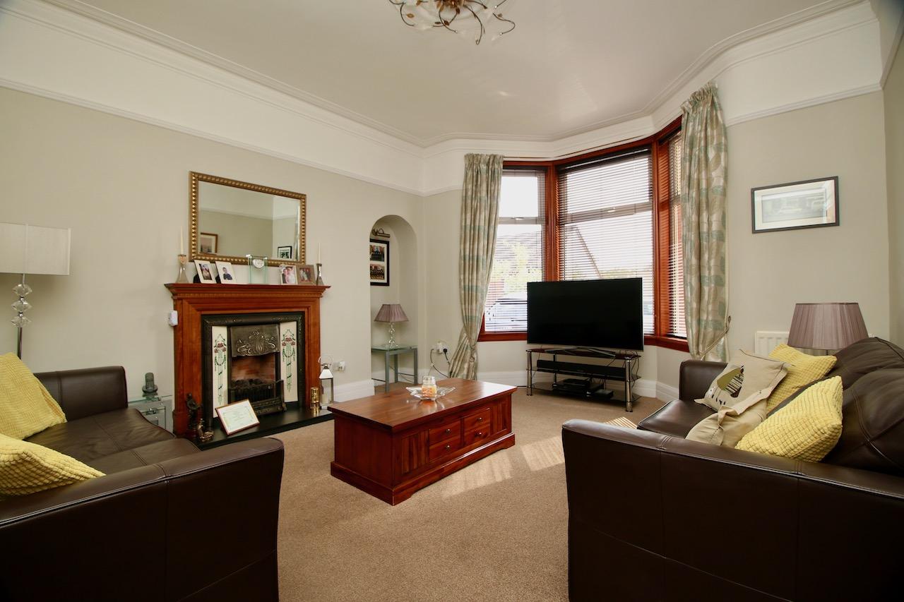 Anniesdale Avenue, Stepps