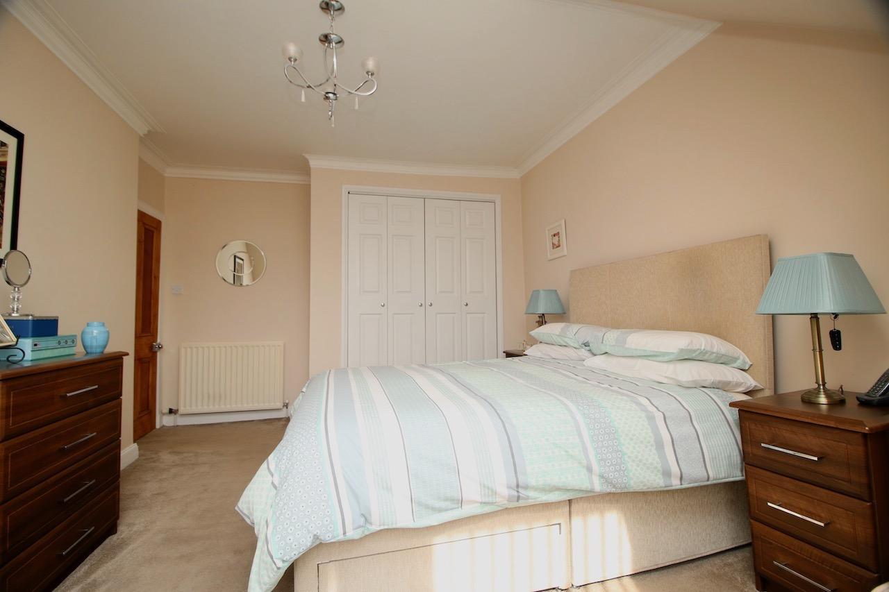 Anniesdale Avenue, Stepps