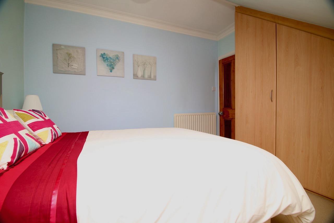 Anniesdale Avenue, Stepps