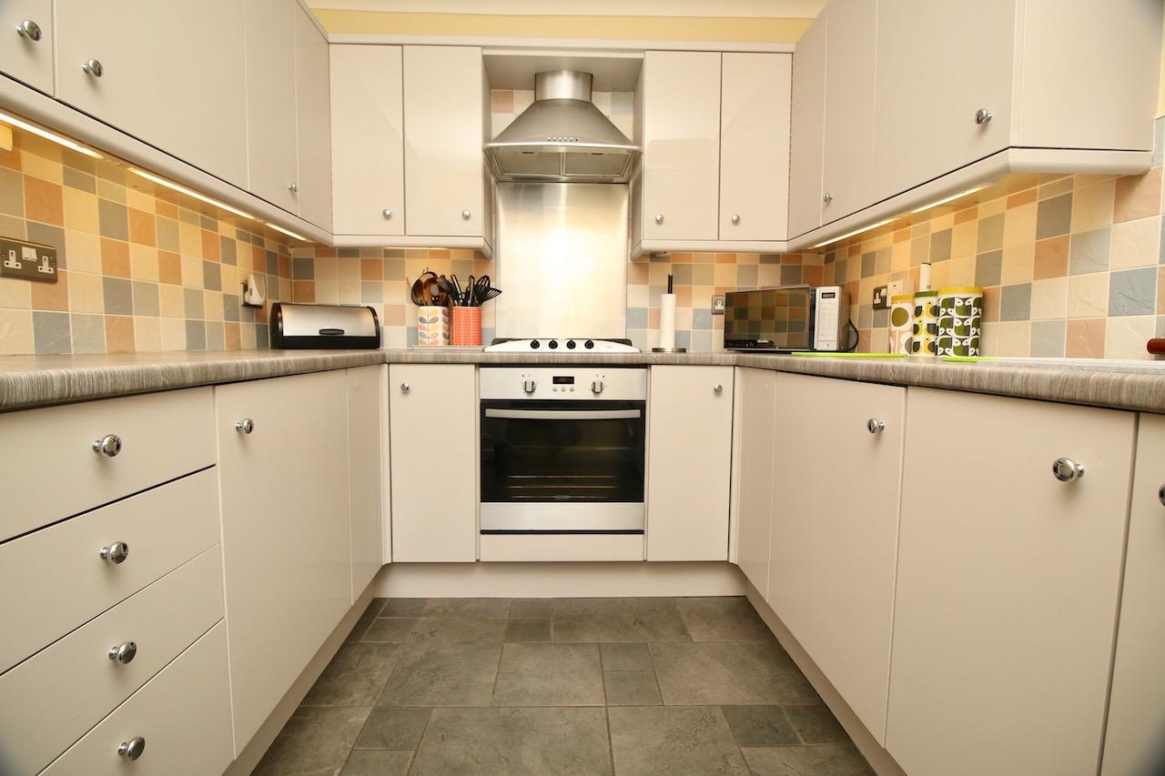 Anniesdale Avenue, Stepps