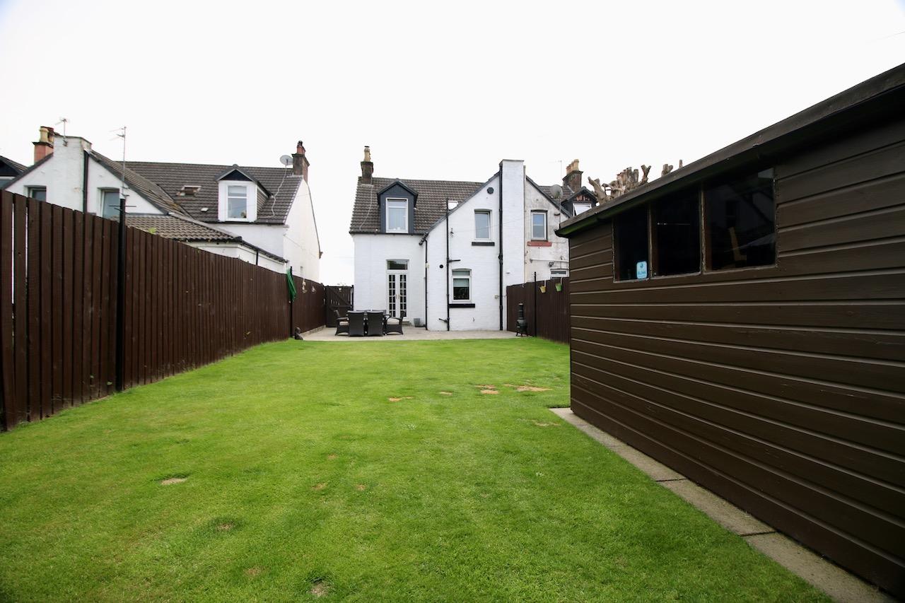 Anniesdale Avenue, Stepps