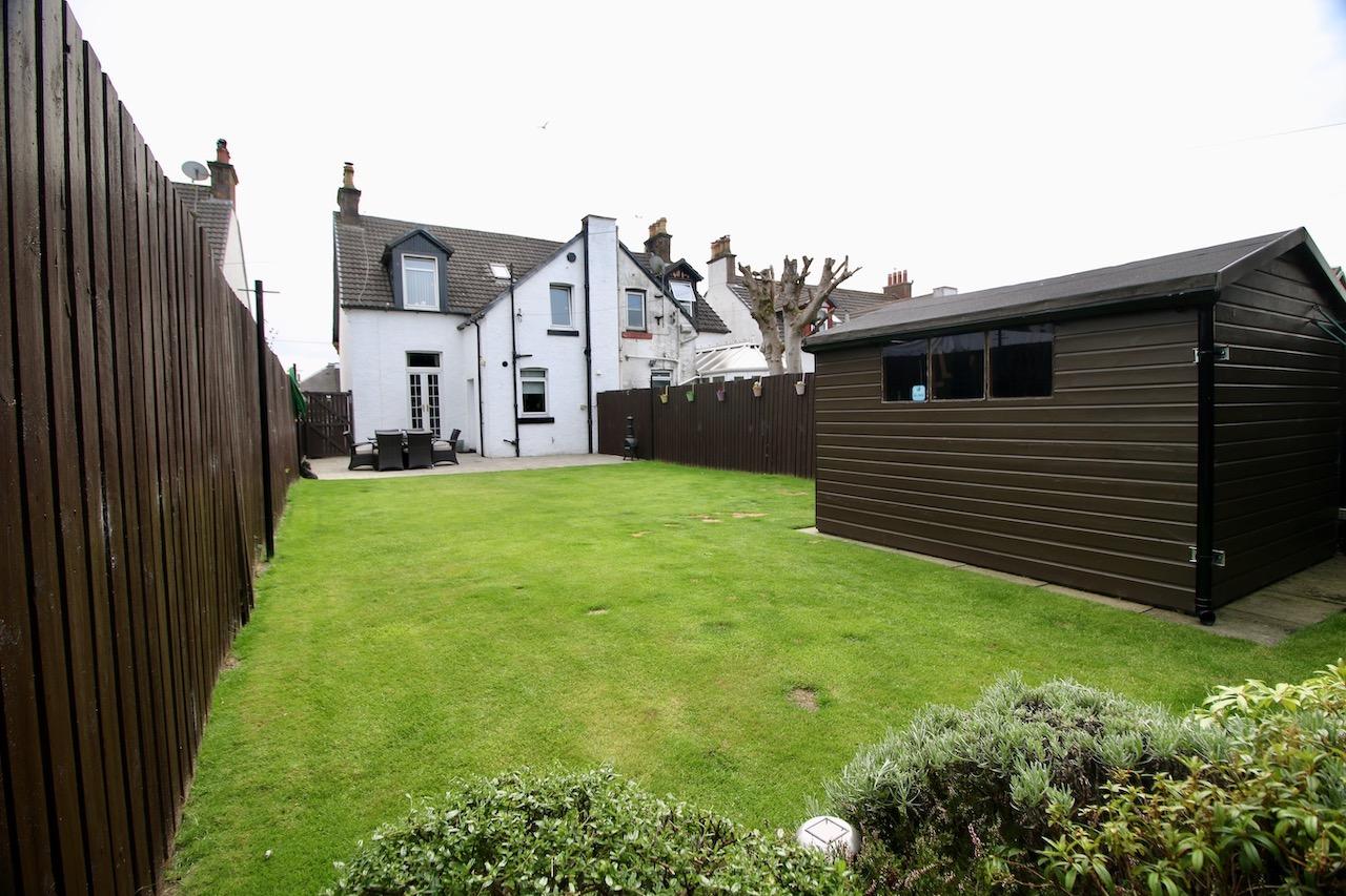 Anniesdale Avenue, Stepps