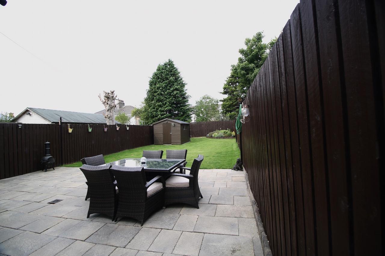 Anniesdale Avenue, Stepps