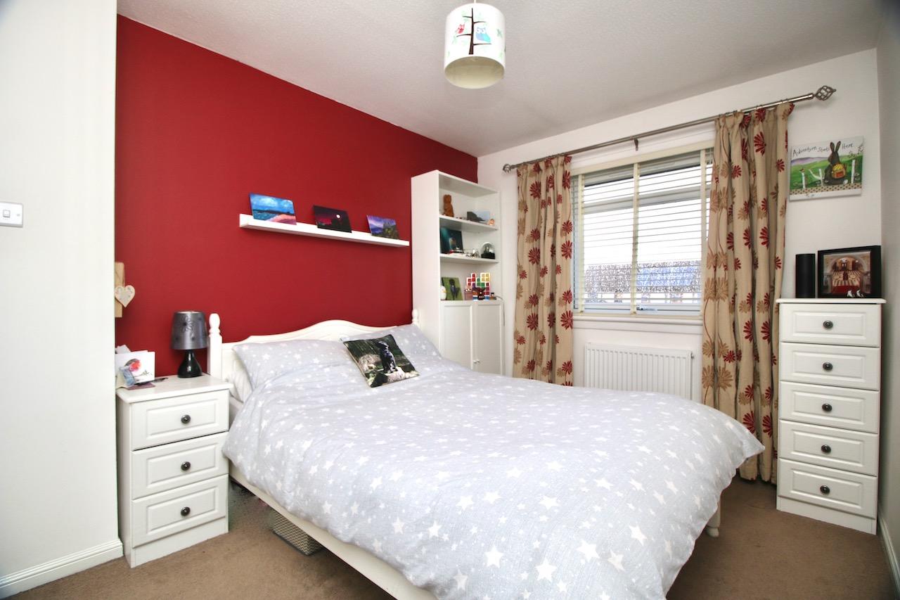 Glen Sannox Drive, Craigmarloch Nest Estate Agents