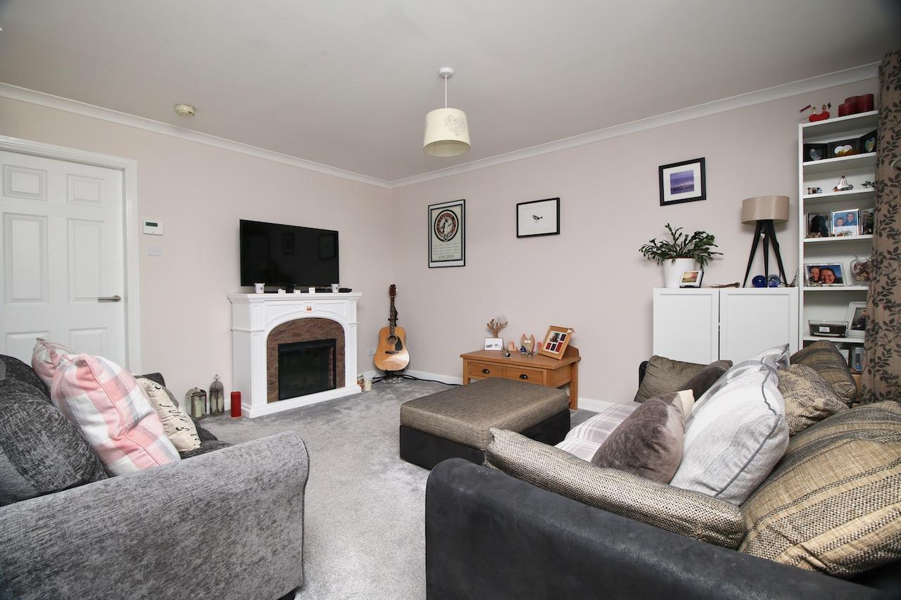 Glen Sannox Drive, Craigmarloch Nest Estate Agents