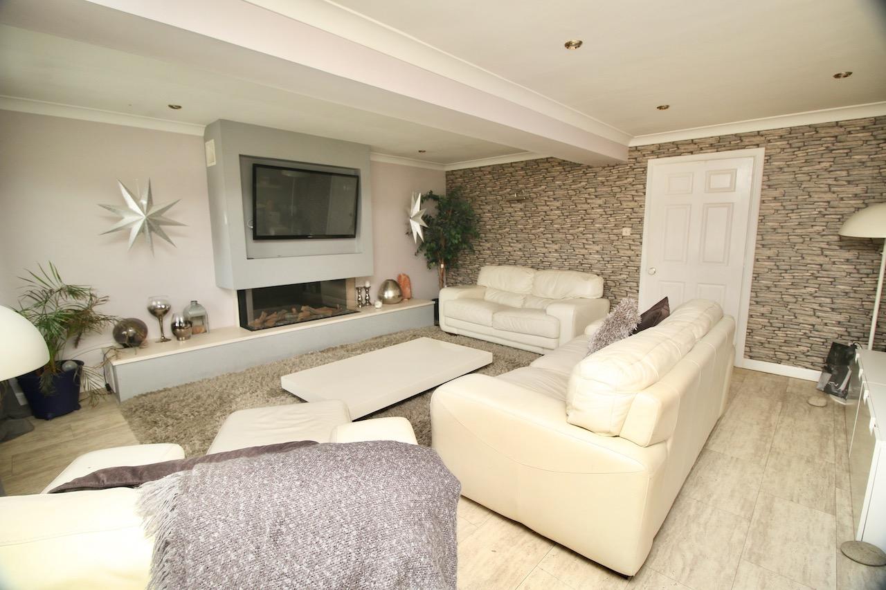 Ratho Drive, Cumbernauld Nest Estate Agents