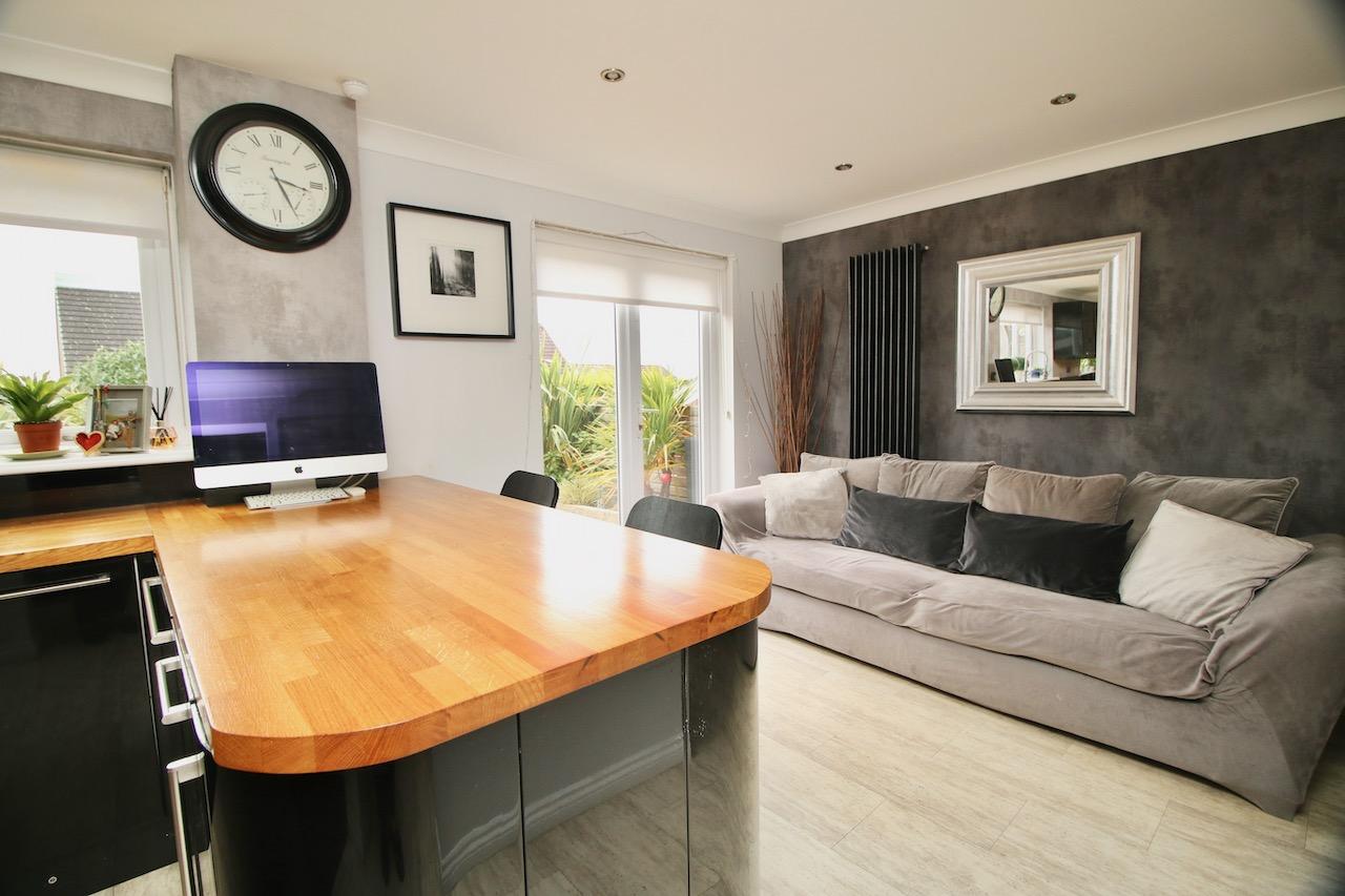 Ratho Drive, Cumbernauld Nest Estate Agents